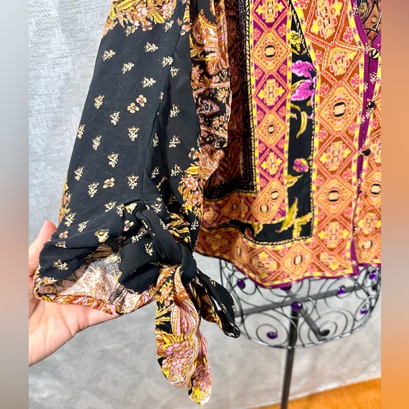 NWT Free People Catch me if you can floral boho v neck blouse size M - Picture 6 of 12